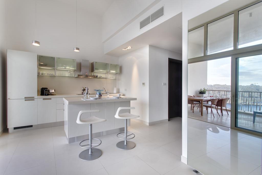 Marvellous Apartment In Tigne Point Sliema Exteriör bild