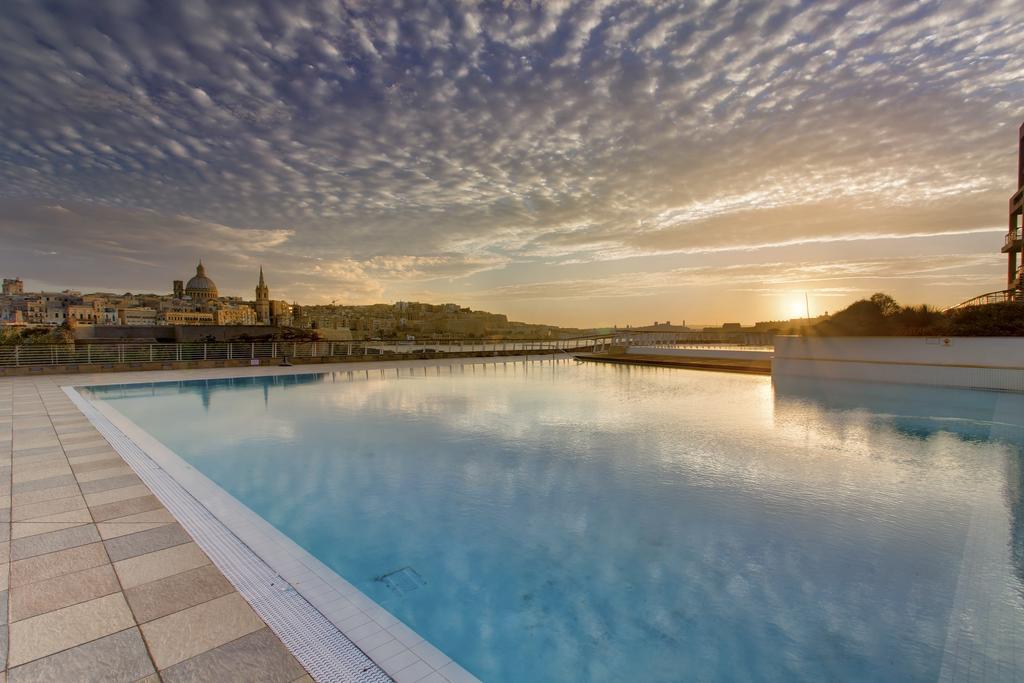 Marvellous Apartment In Tigne Point Sliema Exteriör bild