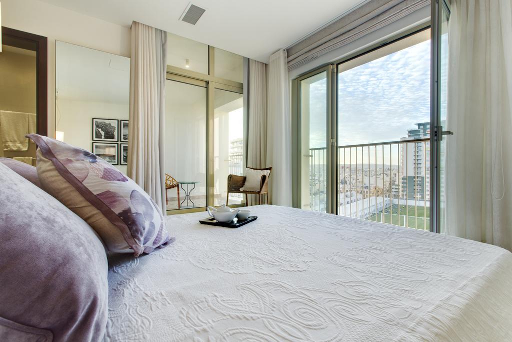Marvellous Apartment In Tigne Point Sliema Exteriör bild