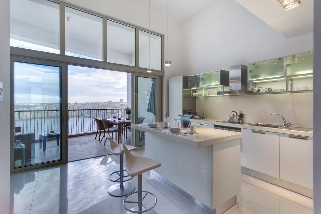 Marvellous Apartment In Tigne Point Sliema Exteriör bild