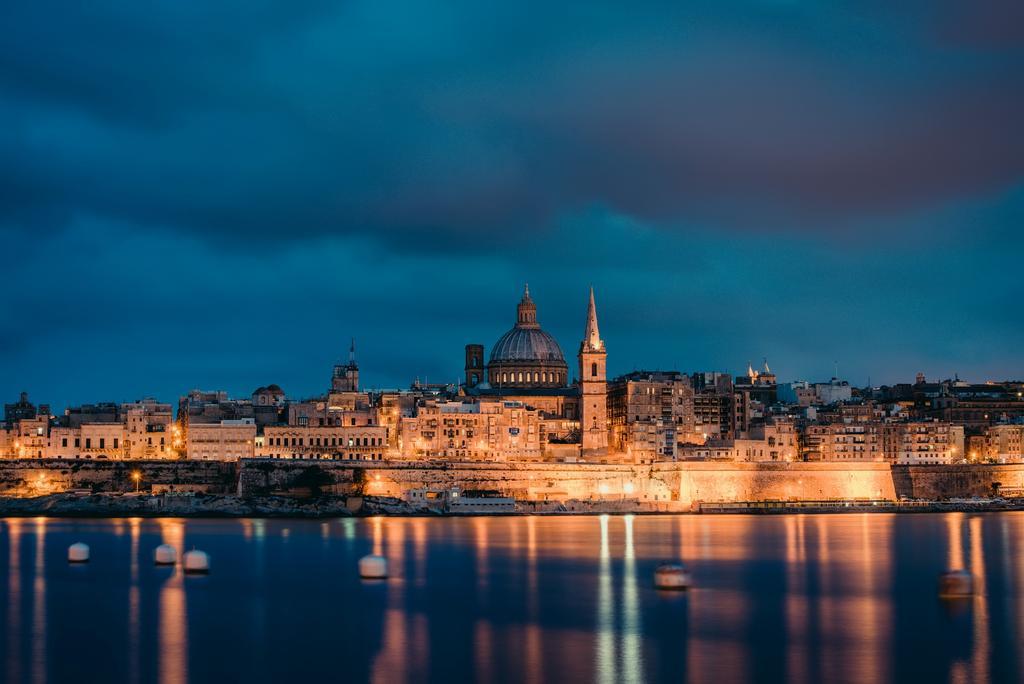 Marvellous Apartment In Tigne Point Sliema Exteriör bild